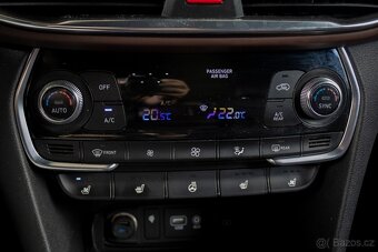 Hyundai Santa Fe 2.2 CRDi Premium 4x4 A/T / AJ NA SPLÁTKY / - 16