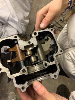 Prodám díly z motoru KTM LC4 620 (kompletní rozebraný motor) - 16