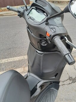 Piaggio Beverly 300 HPE, 2023, TOP stav, 6000km - 16
