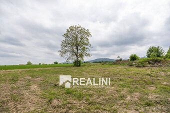Prodej stavebního pozemku s úžasnými výhledy v Hnojníku o ve - 16