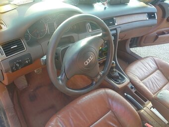 Audi A6 C5 Avant hnědý interiér - 16
