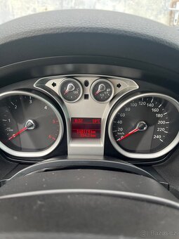 Ford Kuga 2,0 CDTI 4x4 Titanium REZERVACE - 16