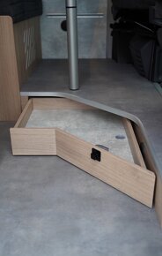 Robeta Womondo Sphinx sleva 181 000 Kč - 16