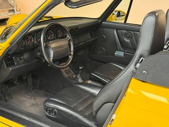 Porsche 911 Carrera 4 Cabriolet z roku 1992 - 16