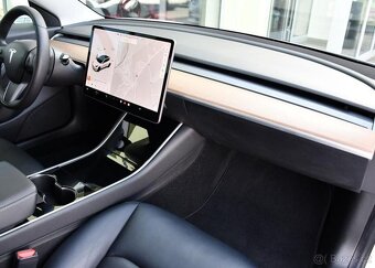 Tesla Model 3 LONG RANGE DUAL MOTOR TAŽNÉ - 16