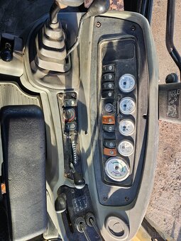 Traktorbagr Caterpillar 428D 4X4 + sbíjecí kladivo - 16