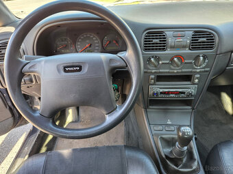 Volvo V40 Combi 1,8i Benzín, 90KW - 16