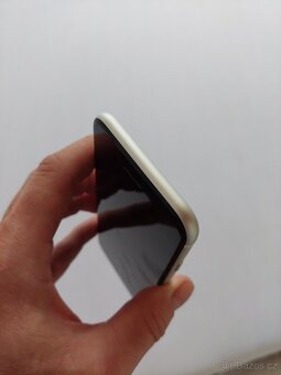 iPhone SE 2020 256 GB bílá nová baterie 100 % stav kompletní - 16