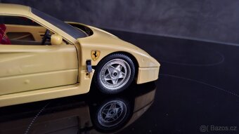 Ferrari F40 3x varianta 1:18 Bburago + dárek 1:43 - 16