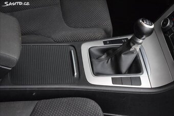 Volkswagen Passat 2,0 TDI COMFORTLINE/2010/FL/ - 16
