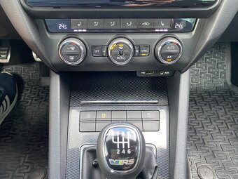 Škoda Octavia, 2.0 TSI 162kW -RS-XEN-PANORAMA - 16