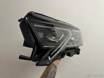 Octavia 4 lift světlo - 16