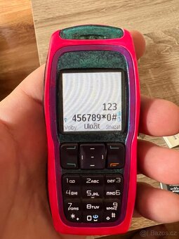 Prodám staré mobilní telefony s příslušenstvím - 16