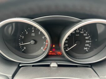 Mazda 5 2.0 110kW 2015 126422km 7.míst - 16