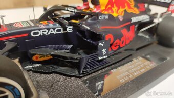 Max Verstappen 1:18 s figurkou - víťaz Monaco - 16