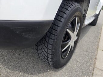 Dacia Duster 4WD 1.6i 77kw jen 63.841km 4x4 tažné zařízení - 16