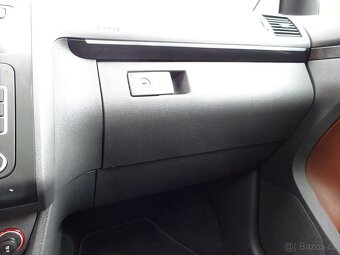 Volkswagen Touran 1,4 TSI,AUTOMAT, 7 MÍST - 16