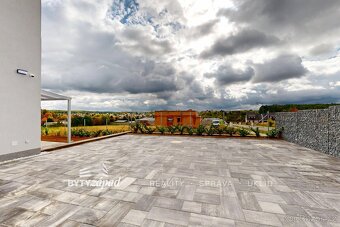 PRONÁJEM: EXKLUZIVNÍ LUXUSNÍ BYT 3+KK (70M²) S TERASOU (20m2 - 16