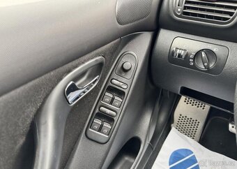 Seat Leon CUPRA R 1.8T 165KW benzín manuál 165 kw - 16