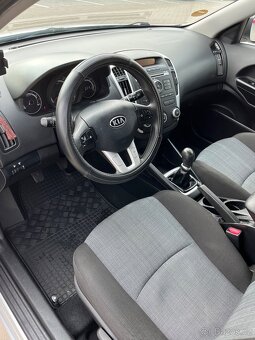 Prodám auto KIA CEED - 16