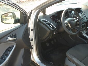 Ford Focus 1,6 16V kombi PDCvyhř.sklo,servisFORD,101tis.km - 16