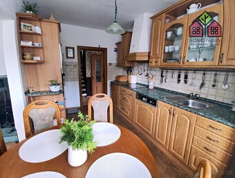 Rodinný dům, 4+1, vejminek 1+1, pozemek 1523 m2, dvě garáže, - 16