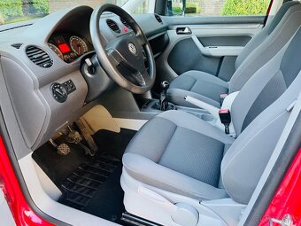 Volkswagen Caddy 1.6i BENZÍN 75KW MANUÁL TAŽNÉ - 16