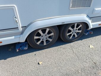 Hobby 610 UL Premium obytný přívěs 2016 Markýza,solar - 16