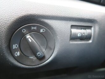 ŠKODA ROOMSTER 1.2 HTP 51kW 1.MAJITEL MÁLO KM - 16
