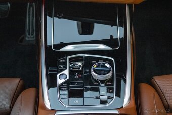 BMW X7 xDrive M60i mHEV A/T - 16