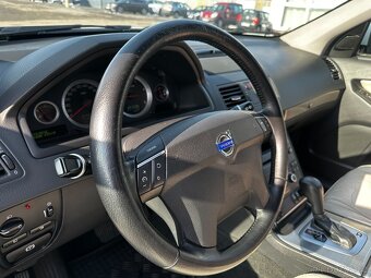 VOLVO XC90 2,4D5 - MOMENTUM - 7 MÍST - SERVIS - 16