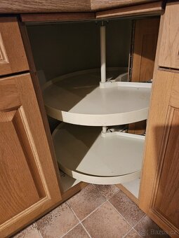 Masivní kuchyňská linka z Německa se spotřebiči - 16