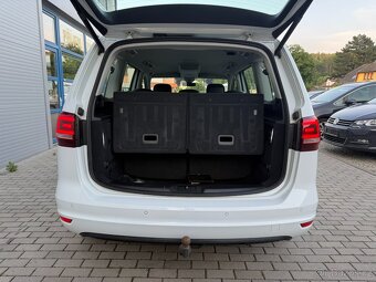 VW SHARAN 2.0 TDi DSG NAVI KAMERA WEBASTO TAŽNÉ 7 MÍST - 16
