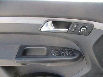 VW TOURAN 1,4CGI 110KW CNG bez koroze 05/2011 - 16