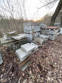 Stavební  materiál, dlažba, skruže, obrubníky - 16