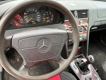 Mercedes C 220CDI r.v.1998  najeto pouze 117Tkm - 16