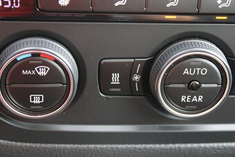 Volkswagen Sharan, 2,0TDi 110KW, DSG,ČR,7-MÍST,XENONY, r.v. - 16