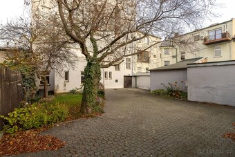 Prodej bytu 4+1 (139m2)  s garáží a zahradou, ul. Poděbradov - 16