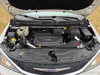 Chrysler Pacifica - 16