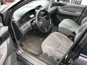 Mitsubishi Space Wagon 2,4GDi 110kW 1998 - díly - 16