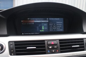 BMW E90 325i M-Paket Manuál Adaptivní tempomat - 16