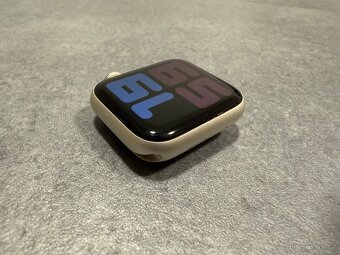 Chytré hodinky Apple Watch SE 2022 GPS 40mm - 16