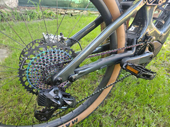 Zánovní našlapané karbonové elektrokolo S-WORKS, vel. S4(L) - 16