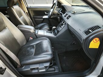 Prodám Volvo XC90 AWD 2.9T 200kW - 7 míst - 16