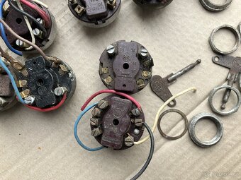 jawačz spínací skříňky - 16