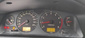 Toyota Avensis Kombi 1, 6 benzín - 16