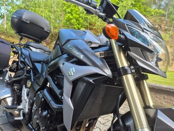 Suzuki GSR 750 - TOP STAV + VÝBAVA - 12 000 KM 123.000,- Kč - 16