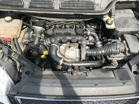 Ford Focus C-MAX 1,6TDCi 66kW 2006 - díly - 16