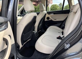 BMW X1 sDrive18i Advantage - 16