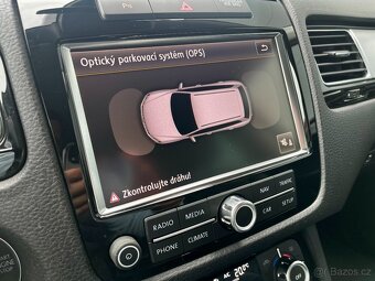 VW Touareg 3.0TDI 180kW WEBASTO Tažné VÝHŘEV Bi-Xenony NAVI - 16
